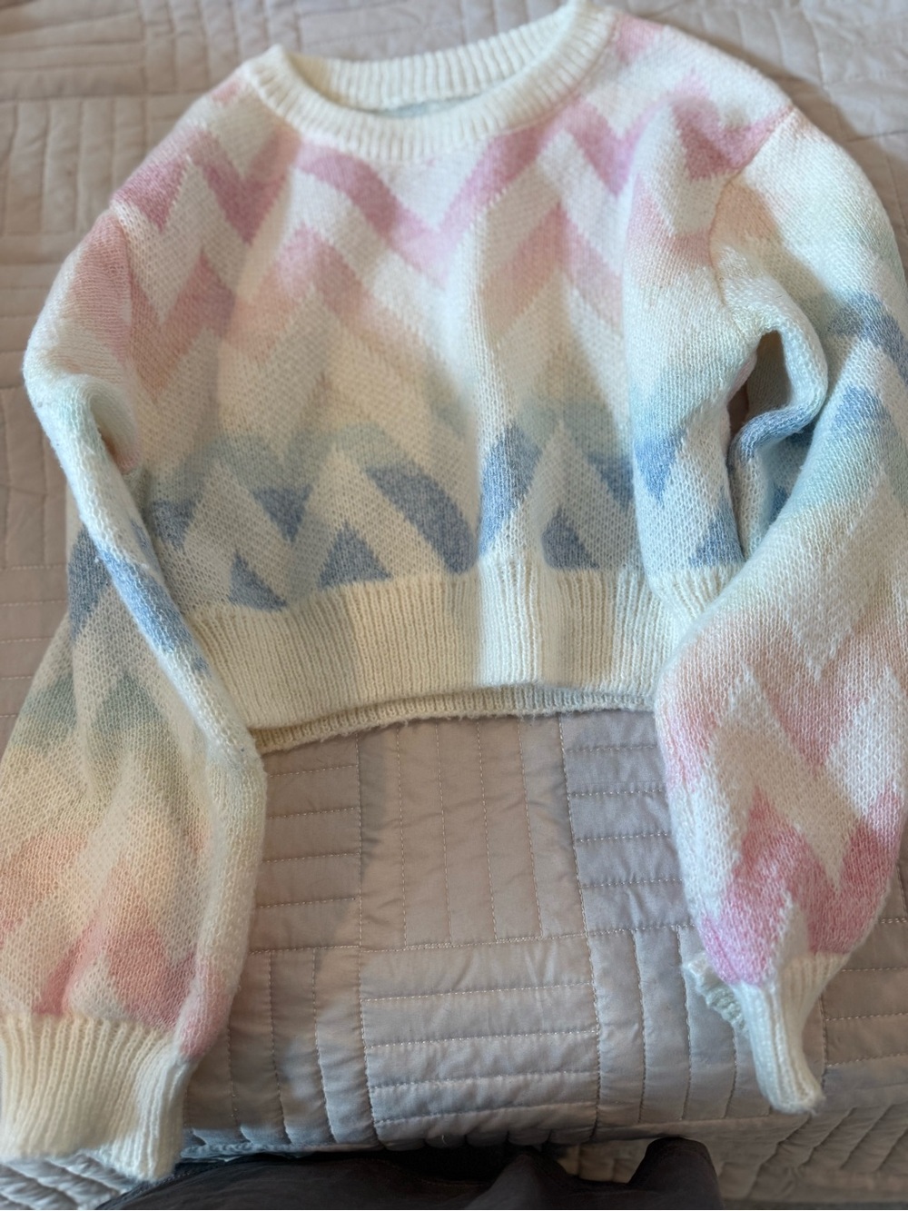 SHEIN White Cropped Chevron Sweater with Pink & Light Blue